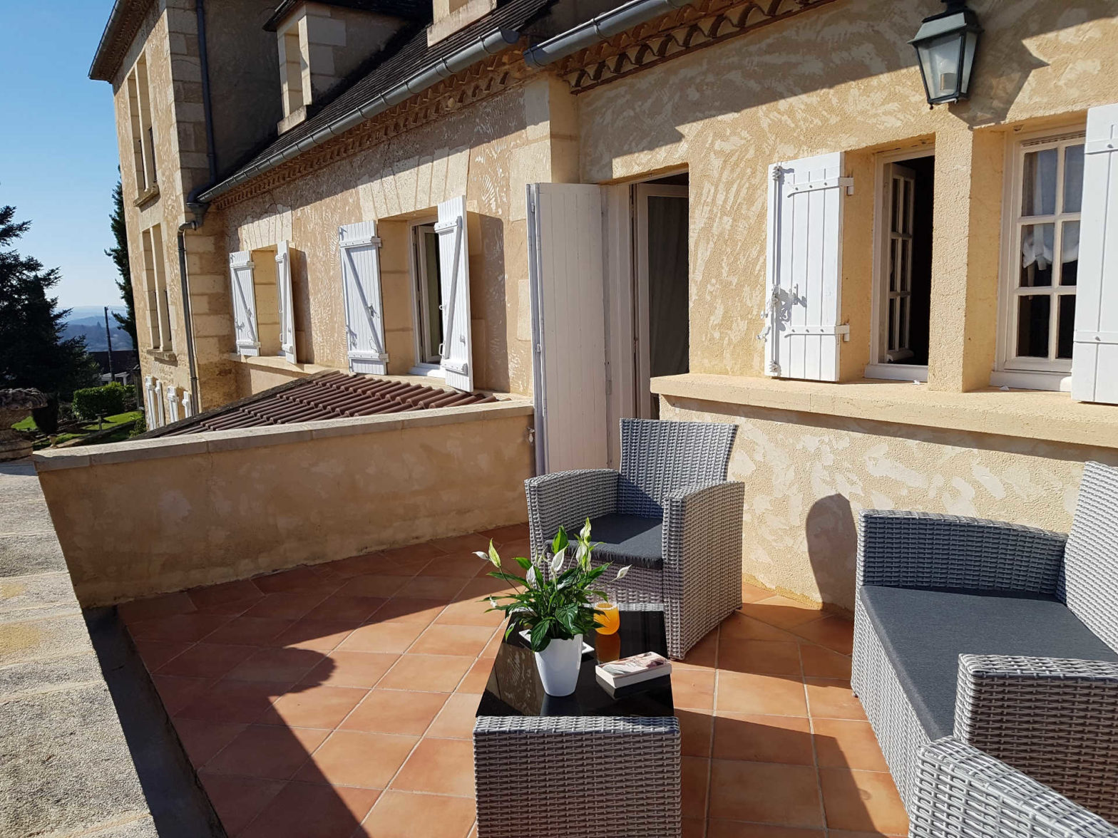 Au_Clos_de_Mathilde_Chambre_d_hotes_Sarlat_Piscine_suite_josephine_terrasse_privee_4